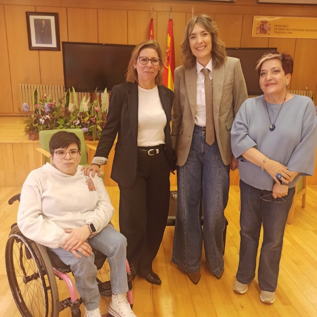 Emma Lourenço, directora del CRMF; María Santos, UTE de Teleasistencia y exalumna; Mónica Arroyo, ponente; y Magdalena Bárez, profesora de Teleasistencia.