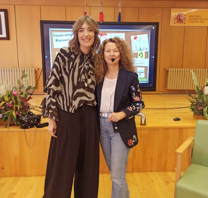 La directora del centro Emma Lourenço y María Jesús Santos Sánchez en el encuentro Mujer y Ciencia.